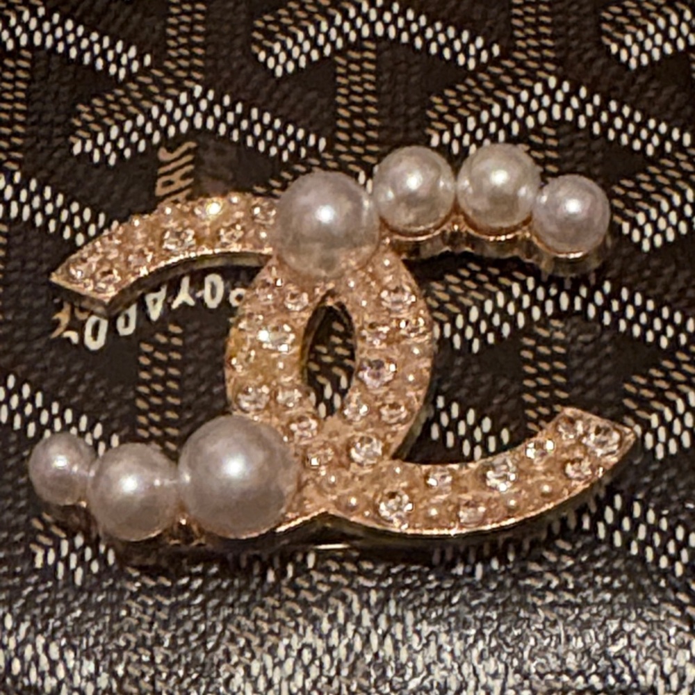 Fashion Lux Gold and Pearl Embellished Brooch